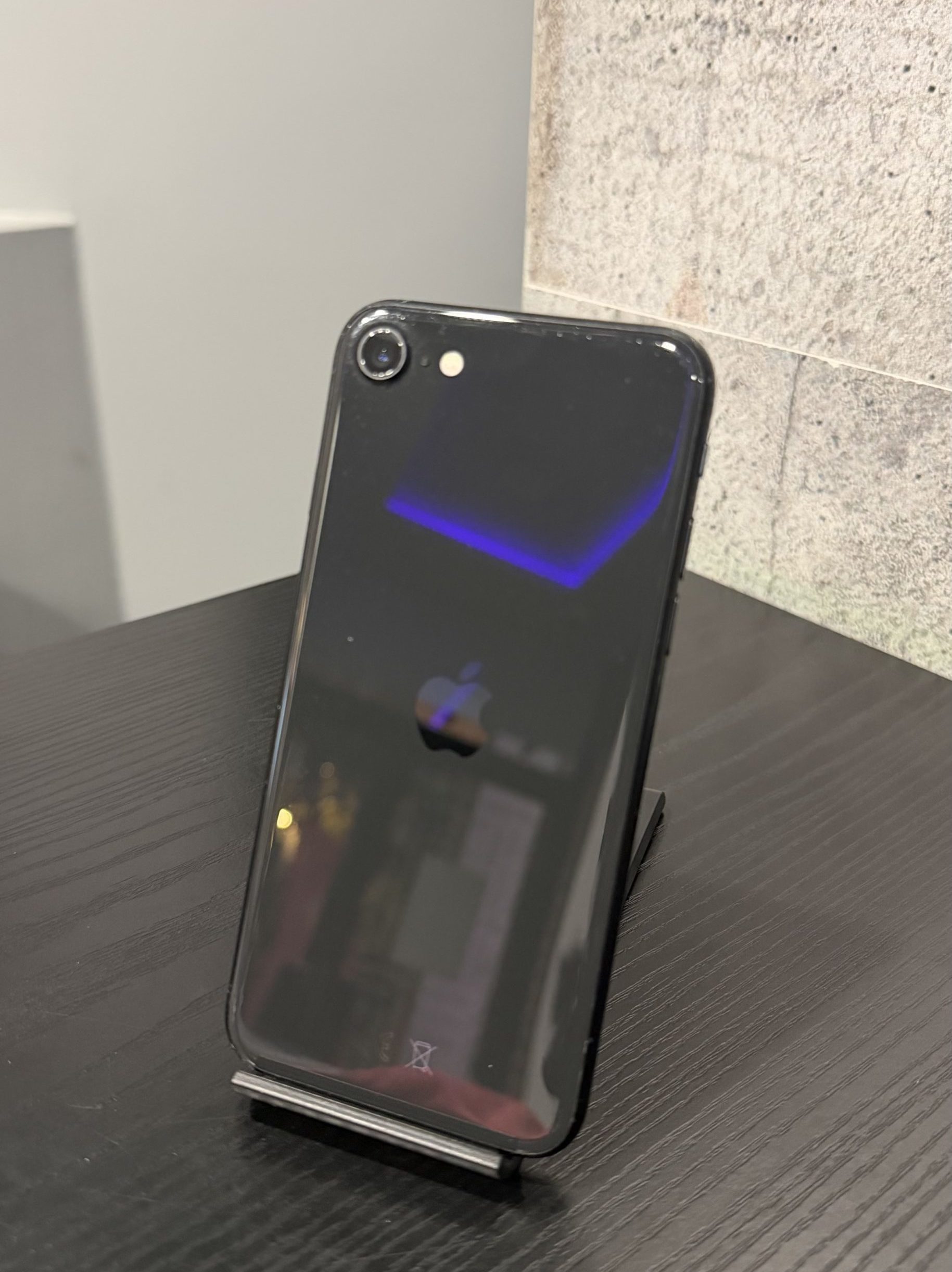 Apple iPhone SE 2020 64GB Fekete Használt Kártyafüggetlen