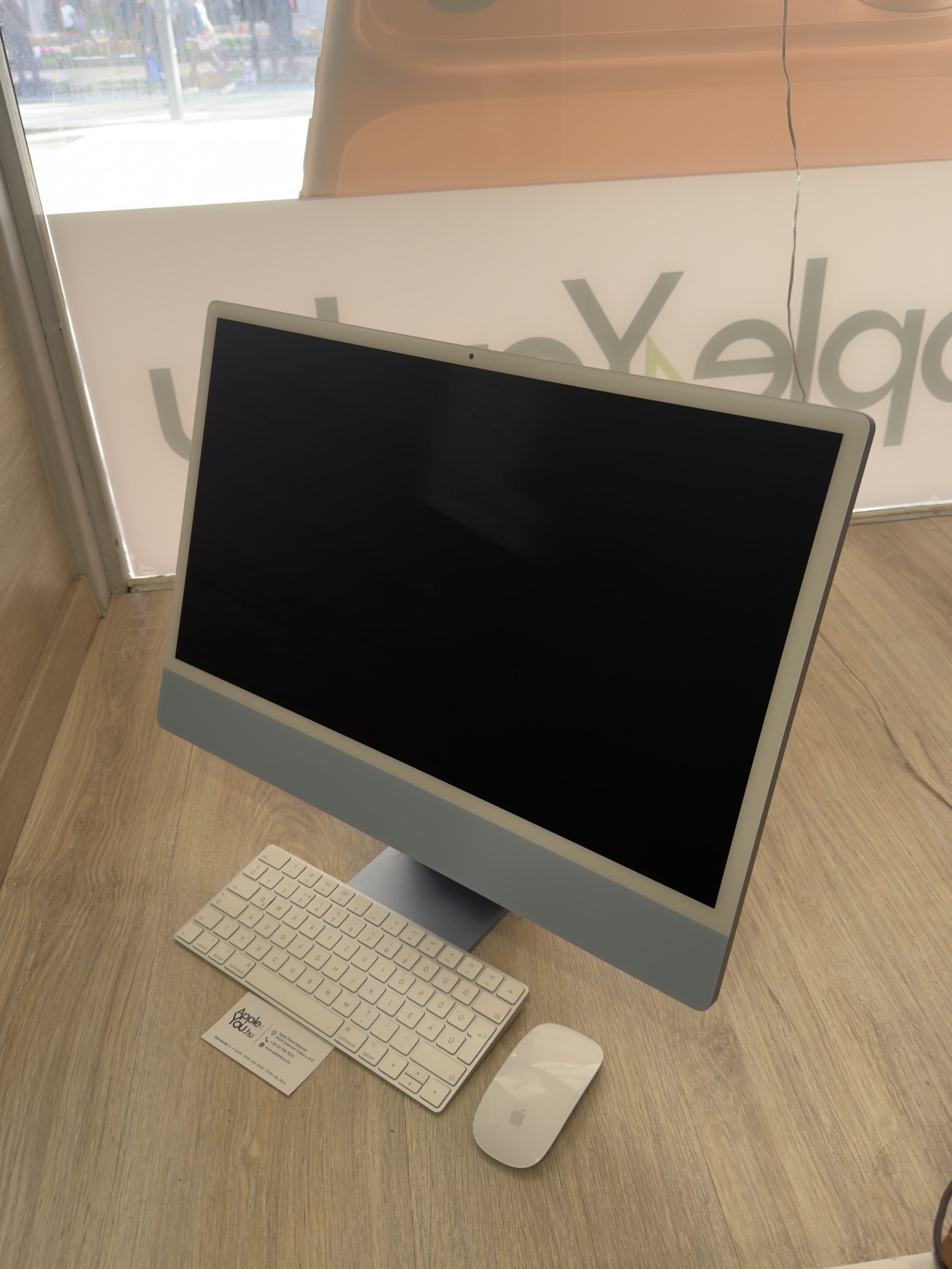 Apple iMac 24" (2021) M1 Chip / 8GB / 256GB Kék Használt